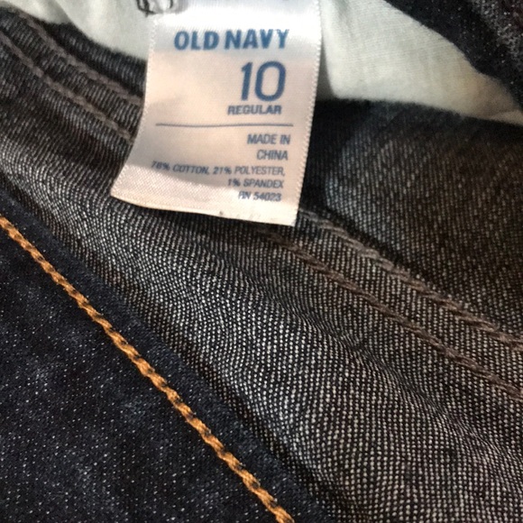 Dark blue wash Old Navy shorts - Picture 4 of 4